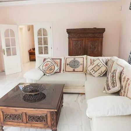 In Puerto Del Carmen Sleeps 6 Includes Swimming Pool Air Con And Wifi 2