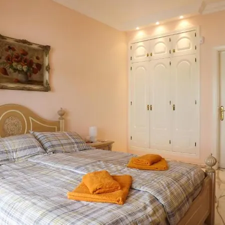 In Puerto Del Carmen Sleeps 6 Includes Swimming Pool Air Con And Wifi 2 Willa *